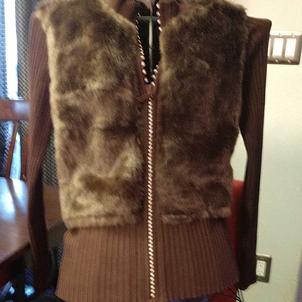 Sweater - Picture 2 of 4